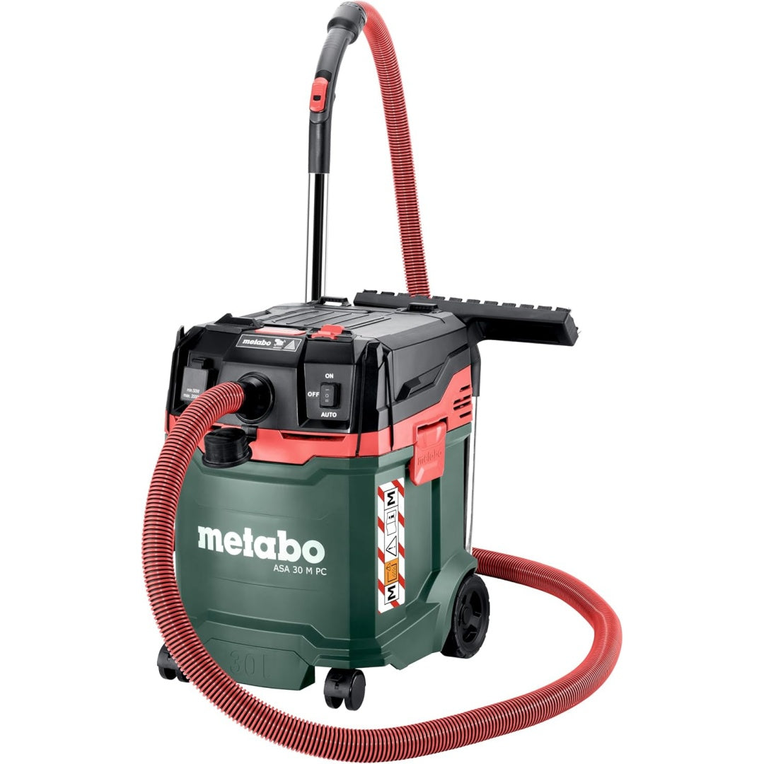 Aspirateur au format traineau offrant une conception antistatique
